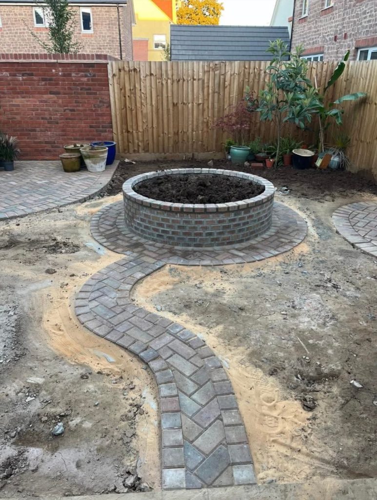 AISelect_20251007_183909_Facebook