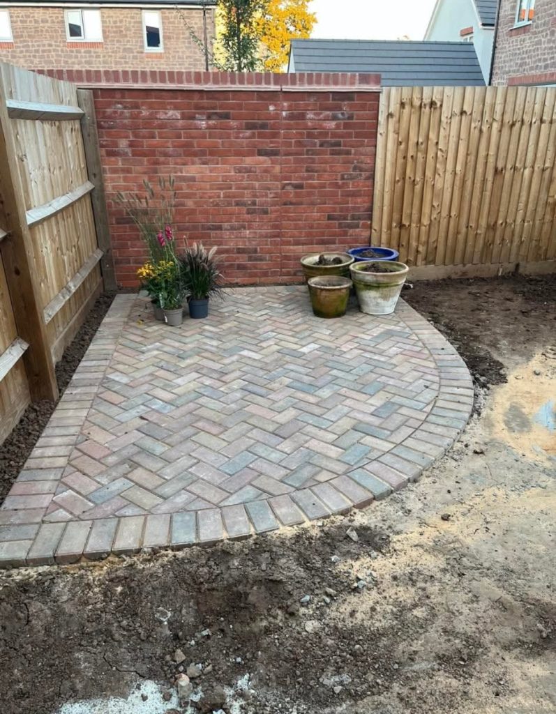 AISelect_20251007_183923_Facebook